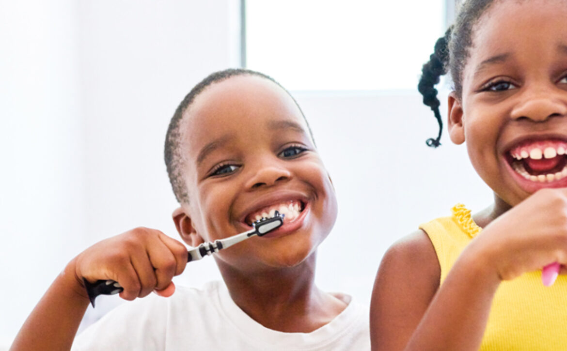 kids-brushing-teeth-1242×411