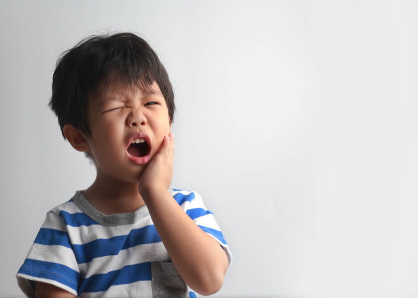 toothache-little-boy